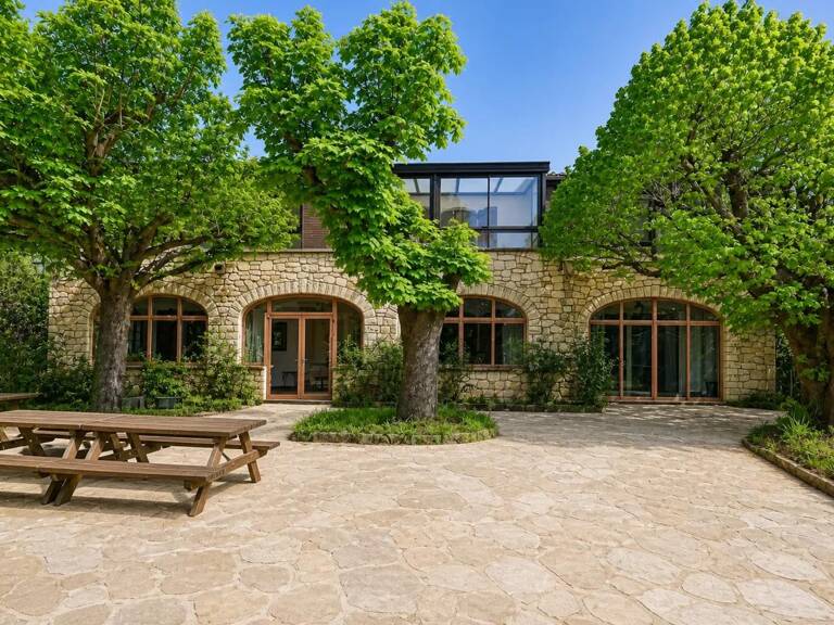 Propriété de Prestige avec Grand Terrain Arboré — photo 1