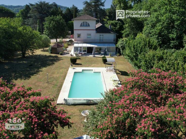 Maison de caractère en pierre 350 m² - 4 chambres - piscine chauffée - parc 3500 m² — photo 1