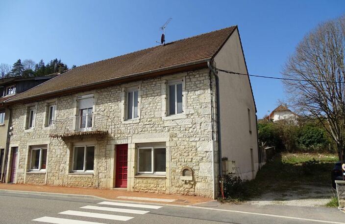 Immeuble comprenant 4 appartements + caves, jardin et parkings — photo 2
