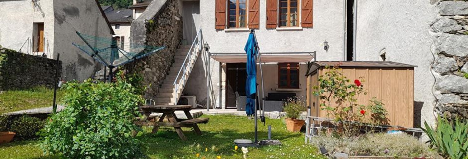 Maison 10 Pièces 224 m² à vendre à Béost (64440)