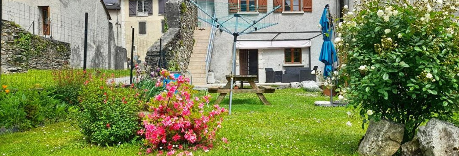 Maison 10 Pièces 224 m² à vendre à Béost (64440)