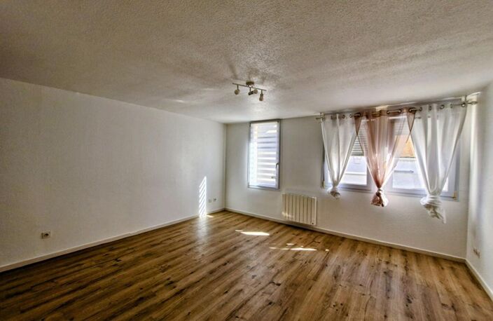 ROANNE - APPARTEMENT T2 — photo 2