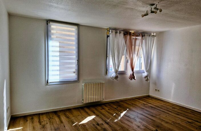ROANNE - APPARTEMENT T2 — photo 3