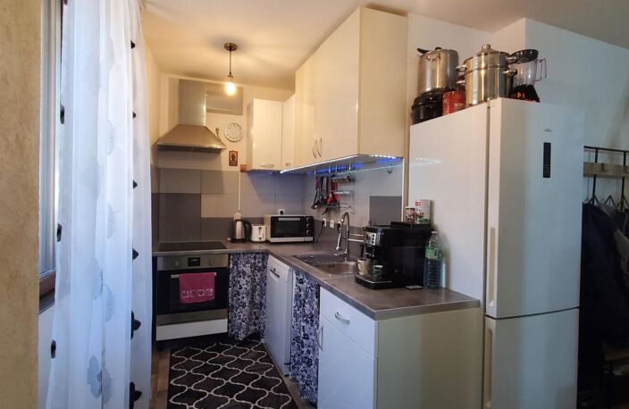 Lots de deux appartements + cave au sein d'une copropriété — photo 3