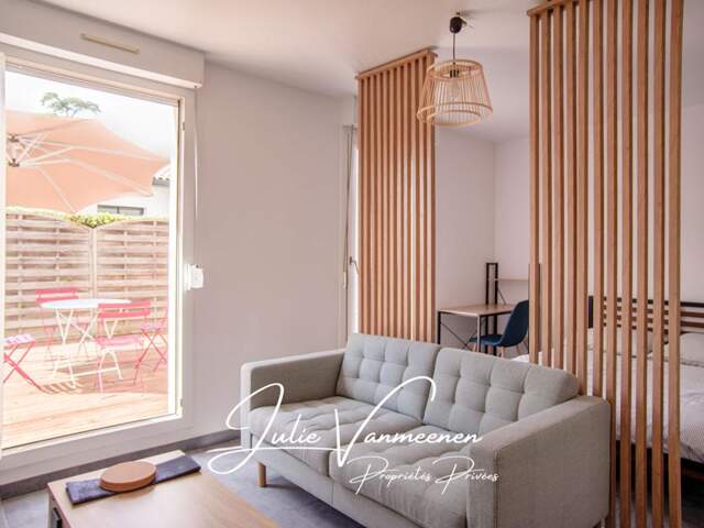 T1 de 30m2 avec terrasse de 55m2 + parking - Meublé, rénové, climatisé - LARDENNE — photo du bien