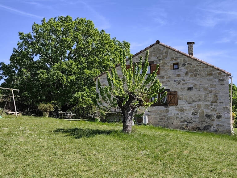 Charme et nature aux portes de l'Ardèche   Mas en pierre sur — photo 1