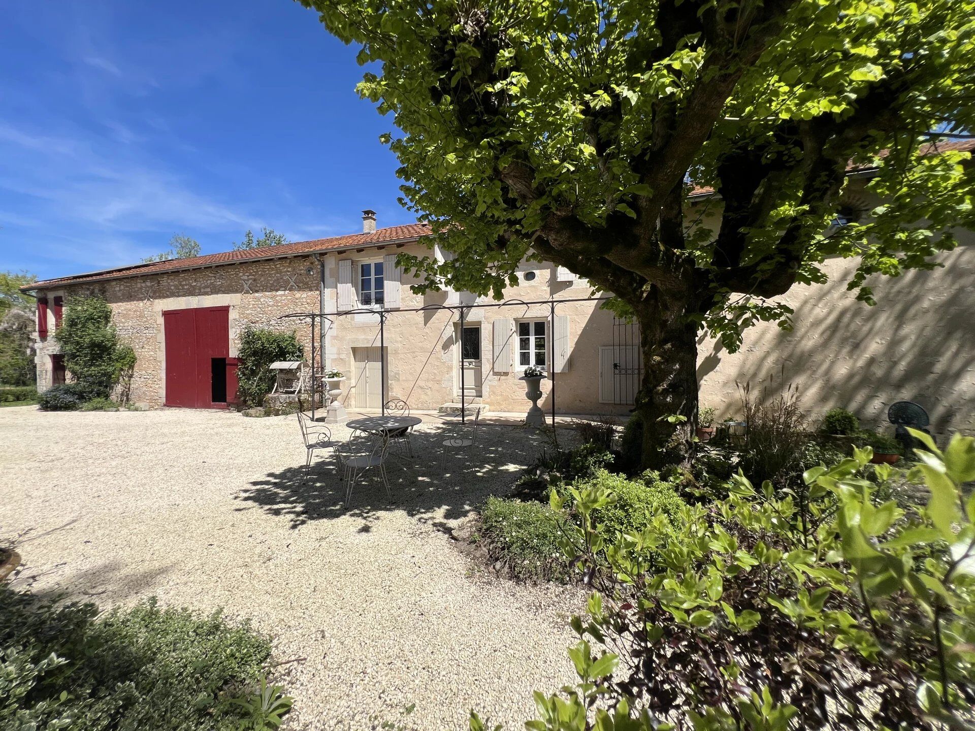 Maison 206 m² · à Civaux · 206 m² · 308 000 €