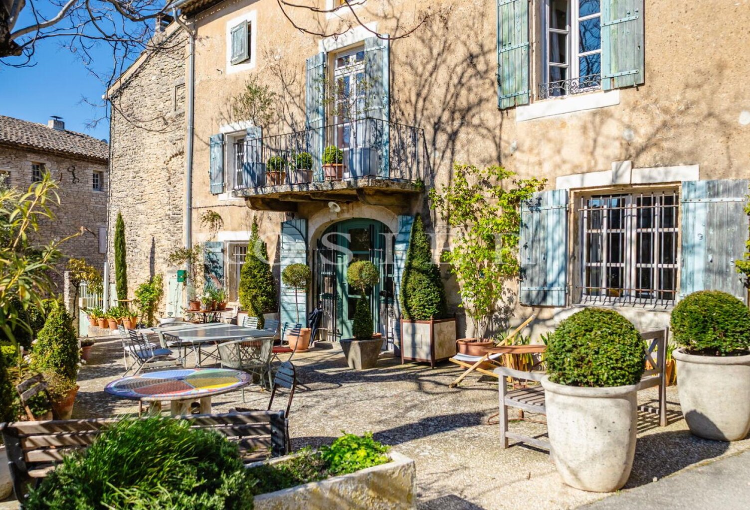 Coeur de village de Cabrières, Maison de Maître. — photo 1