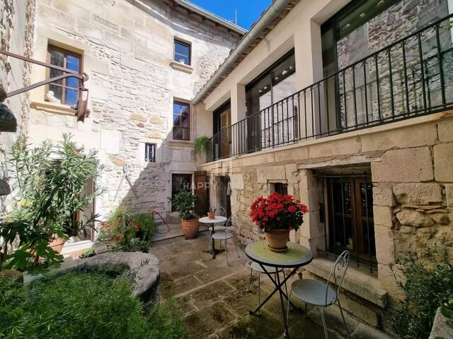 Maison de charme du 17eme au coeur du village — photo du bien