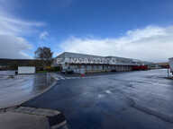 ENSEMBLE IMMOBILIER D'ACTIVITE TRANSPORTEUR - BUREAUX - DEPOTS - ENTREPOTS - PARKING - GRAVIGNY - 9000 m² — photo 3
