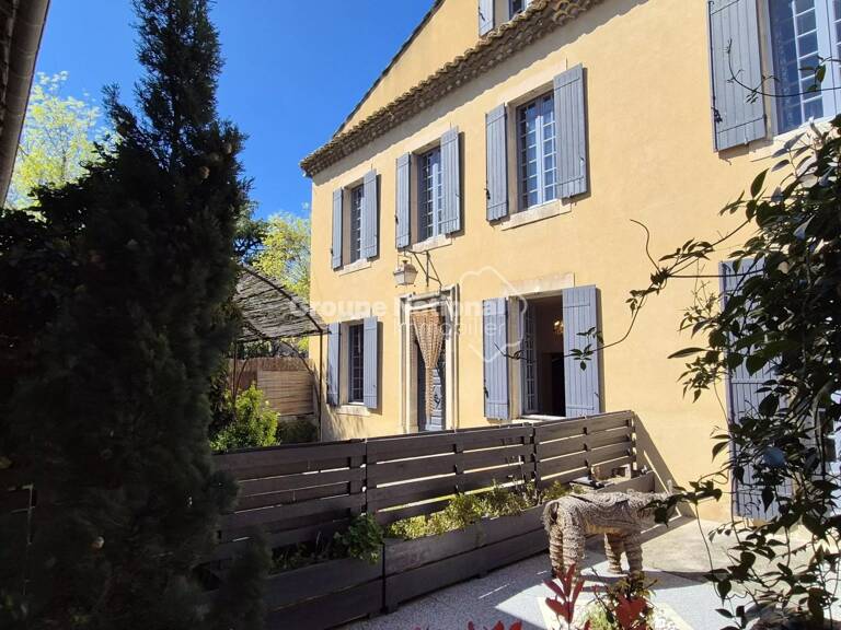 CARPENTRAS - BELLE MAISON 250 M² AVEC JARDIN — photo 1