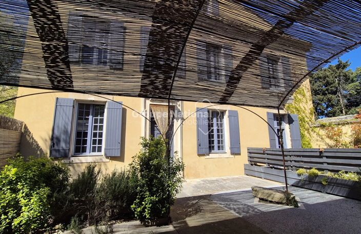 CARPENTRAS - BELLE MAISON 250 M² AVEC JARDIN — photo 2