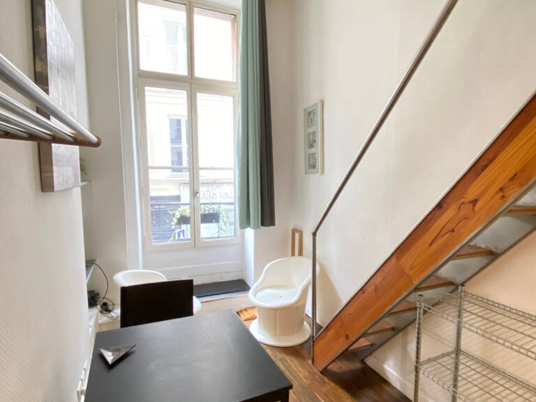 un studio au 1er étage dans un quartier agréable, actuelleme — photo 1