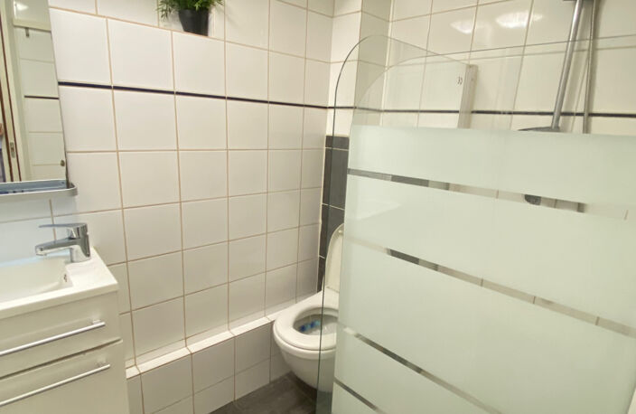 un studio au 1er étage dans un quartier agréable, actuelleme — photo 2