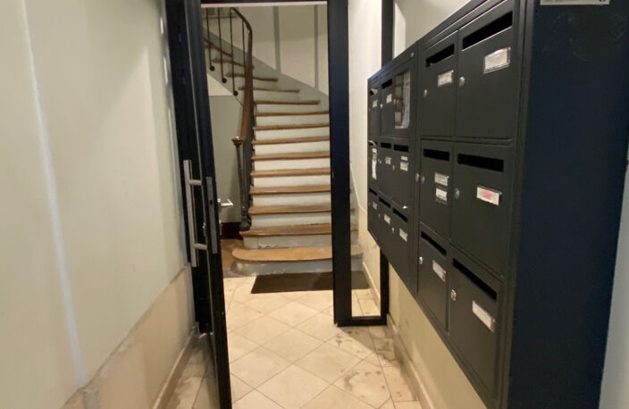 un studio au 1er étage dans un quartier agréable, actuelleme — photo 3