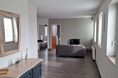 Appartement 3 pièces 830 €