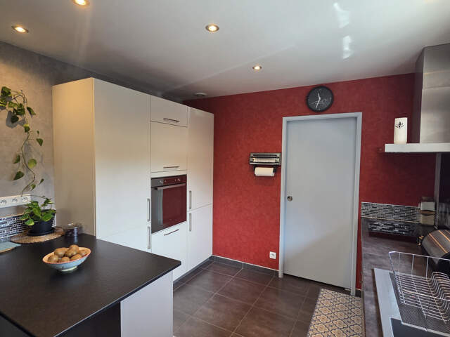 Villa plain-pied 100 m2   3 chambres + bureau   Jardin clos — photo du bien