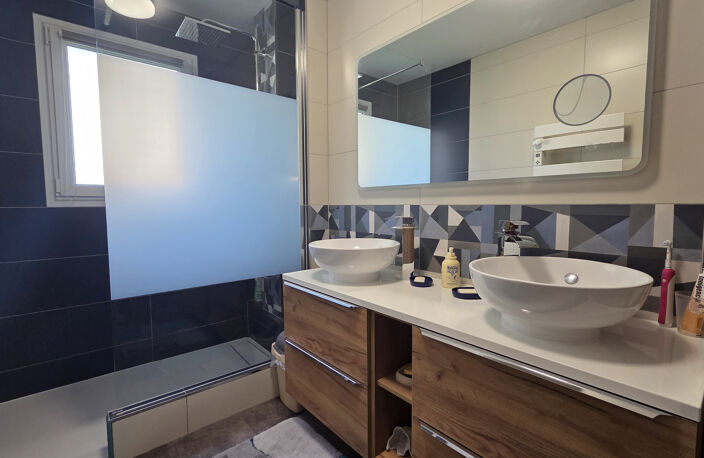 Villa plain-pied 100 m2   3 chambres + bureau   Jardin clos — photo 3