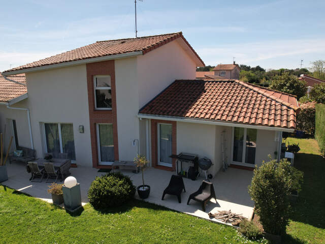 EXCEPTIONNEL  VILLA  T5 108 m2 HYPER CENTRE VILLE AVEC GARAG — photo du bien