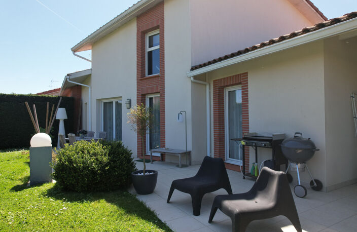 EXCEPTIONNEL  VILLA  T5 108 m2 HYPER CENTRE VILLE AVEC GARAG — photo 3