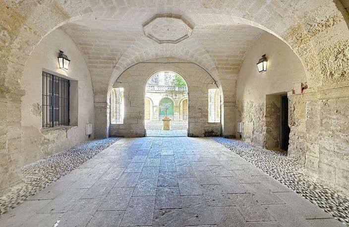 Appartement à rénover dans un ancien hôtel particulier — photo 2