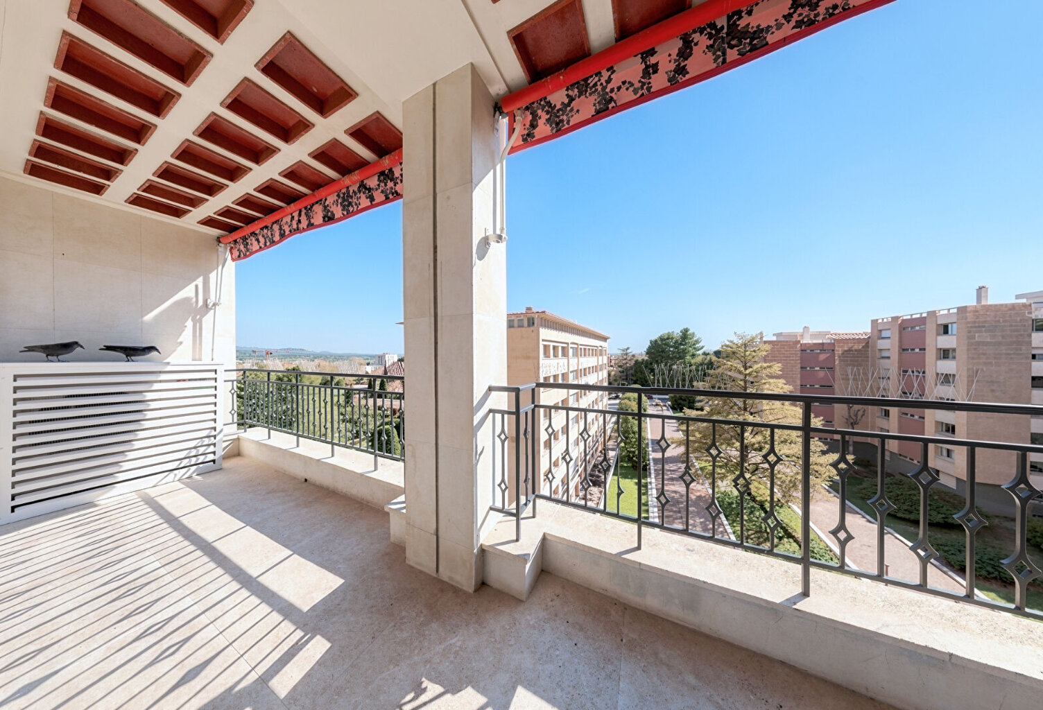 Vente, Aix proche centre LC Gestion vous propose un appartement de type 4/5 de 136m²  avec terrasse dans une résidence sécurisée — photo 1