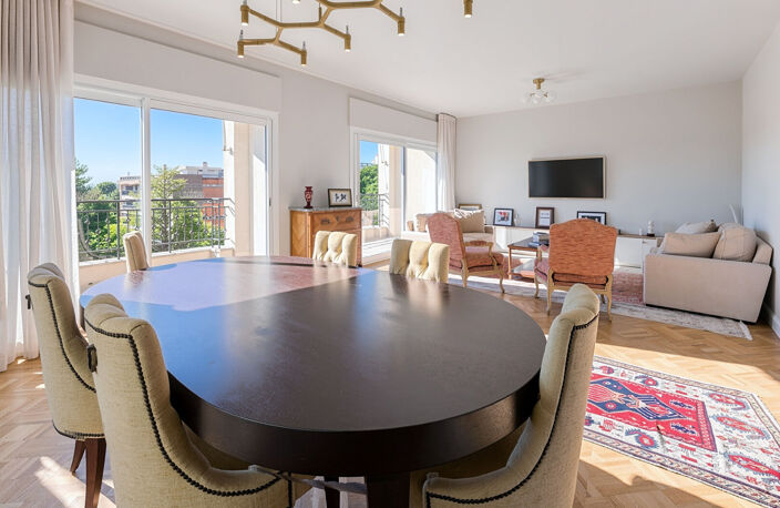 Vente, Aix proche centre LC Gestion vous propose un appartement de type 4/5 de 136m²  avec terrasse dans une résidence sécurisée — photo 2