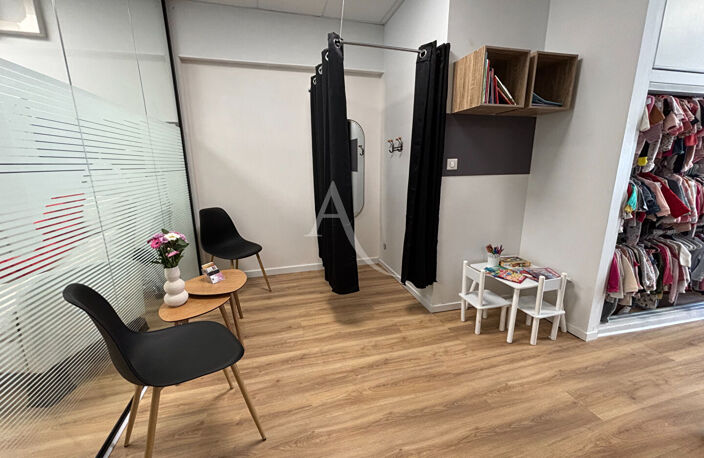 Local commercial centre ville 80 m² — photo 4