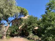 grande batisse  de charme occupée sur l'ouest de la métropole de Montpellier avec un joli parc une résidence exceptionnelle aux portes de Montpellier — photo 2