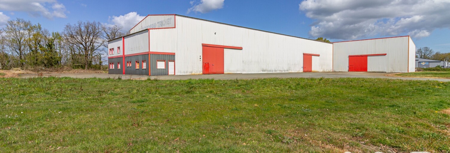 Immeuble  2150 m² à vendre à Beaulieu-sous-la-Roche (85190)