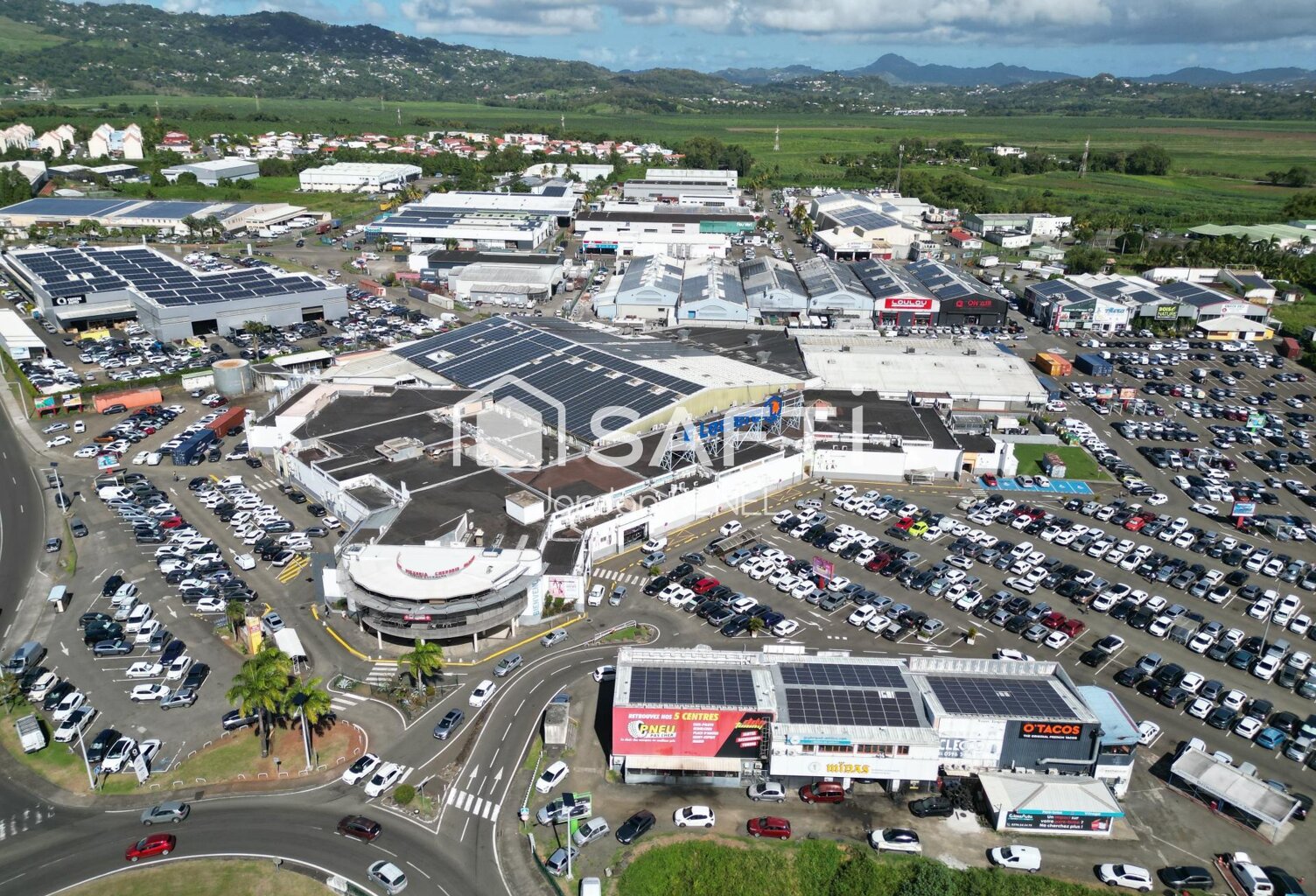 Zone leader Martinique, emplacement commercial majeur 741M2 — photo 1