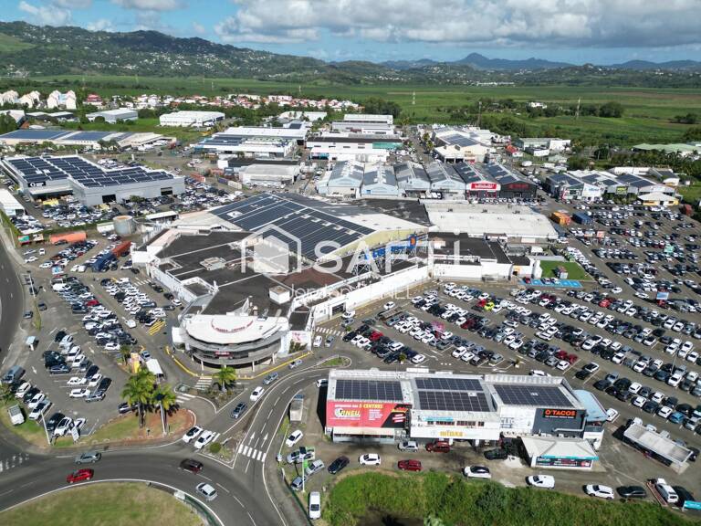 Zone leader Martinique, emplacement commercial majeur 741M2 — photo 1