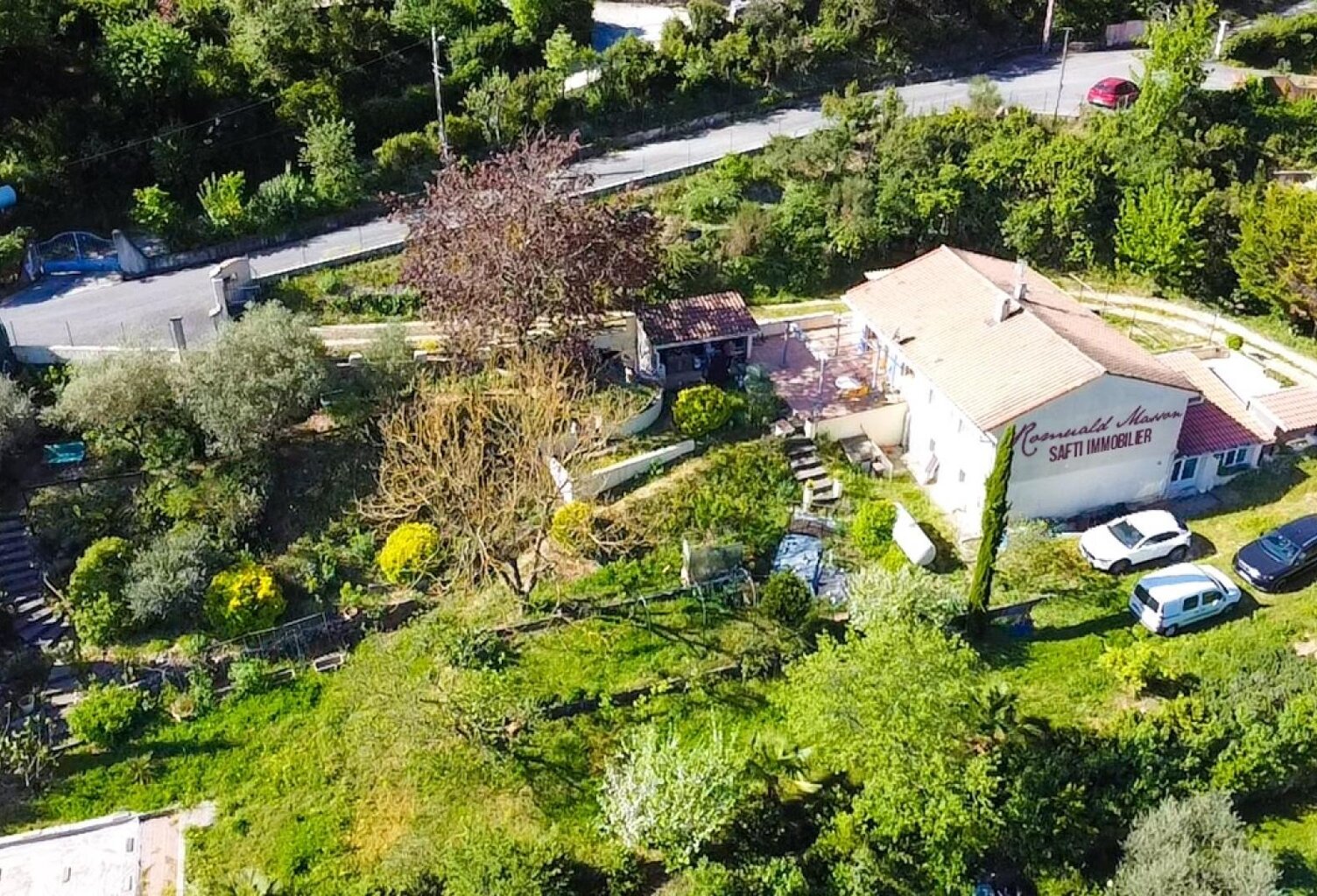 double habitation sur 2 200 m² de terrain piscinable — photo 1