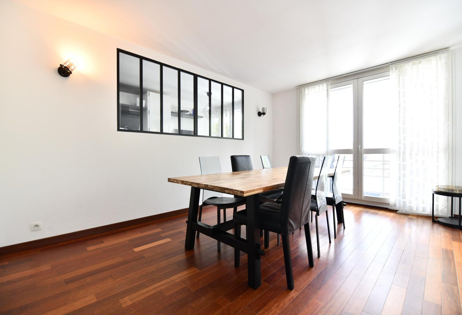 Magnifique appartement de 5 pièces! Ravalement récent! — photo 1