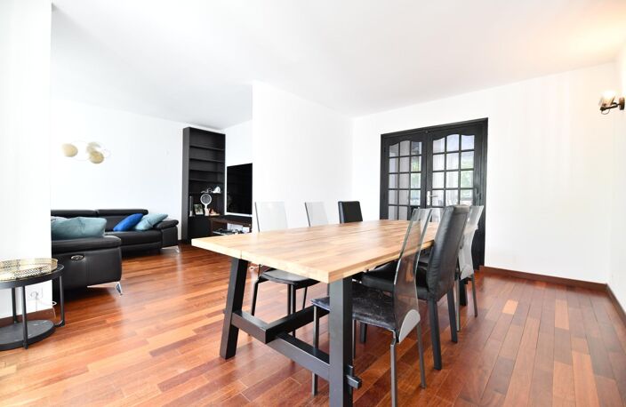Magnifique appartement de 5 pièces! Ravalement récent! — photo 2