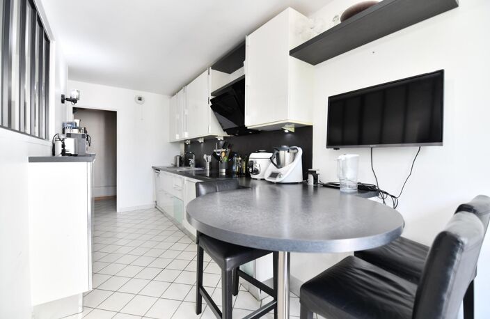 Magnifique appartement de 5 pièces! Ravalement récent! — photo 4