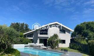 Maison 11 Pièces 300 m² à vendre à Vendays-Montalivet (33930)