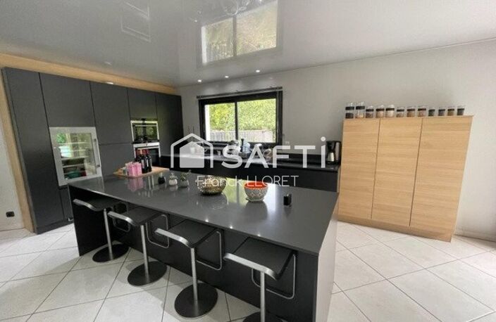 Baisse de prix ! Maison 300m² plus une maison bois 80m² sur un terrain de 12090m² — photo 3