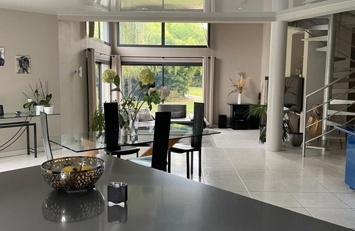 Baisse de prix ! Maison 300m² plus une maison bois 80m² sur un terrain de 12090m² — photo 4
