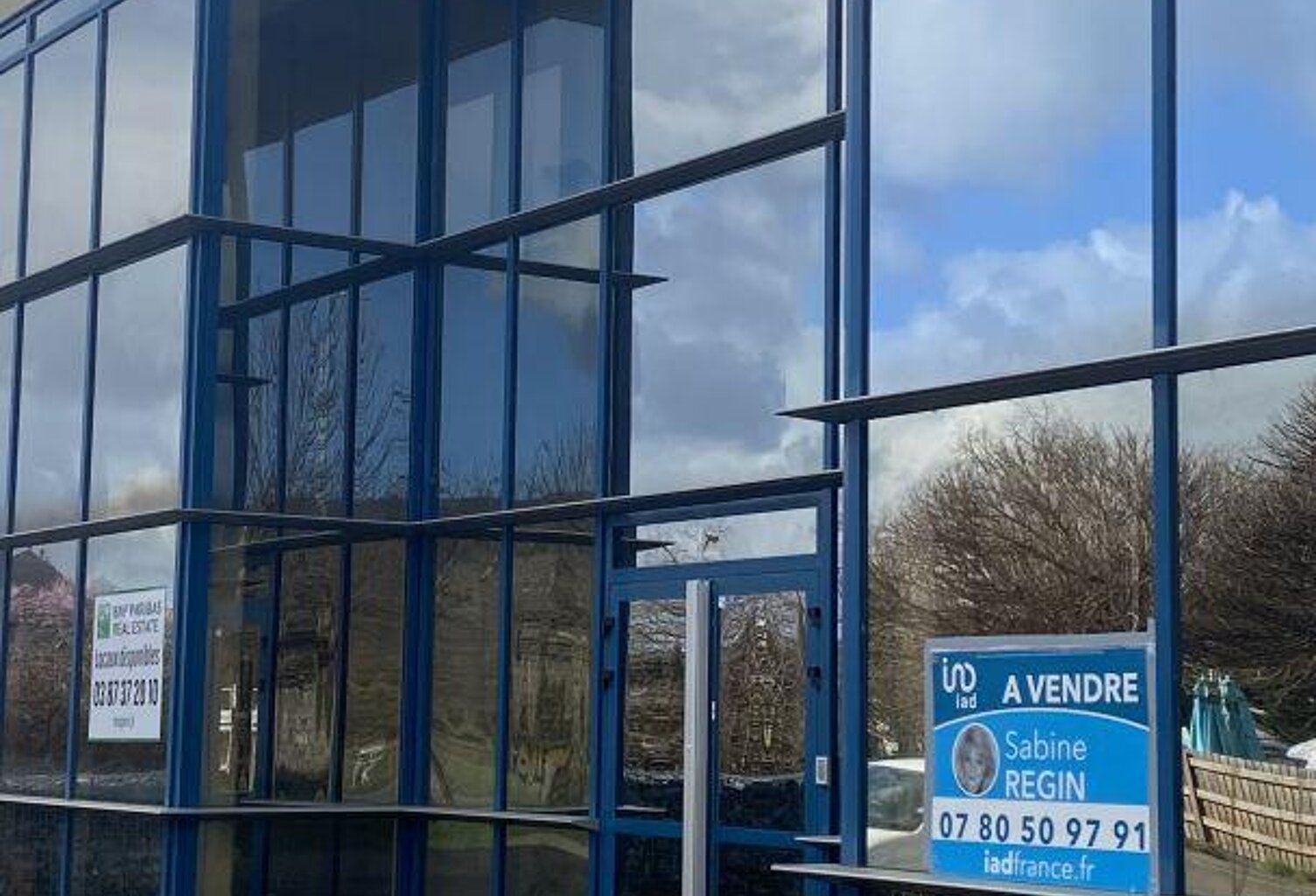 Vente Murs commerciaux 596 m&sup2; — photo 1