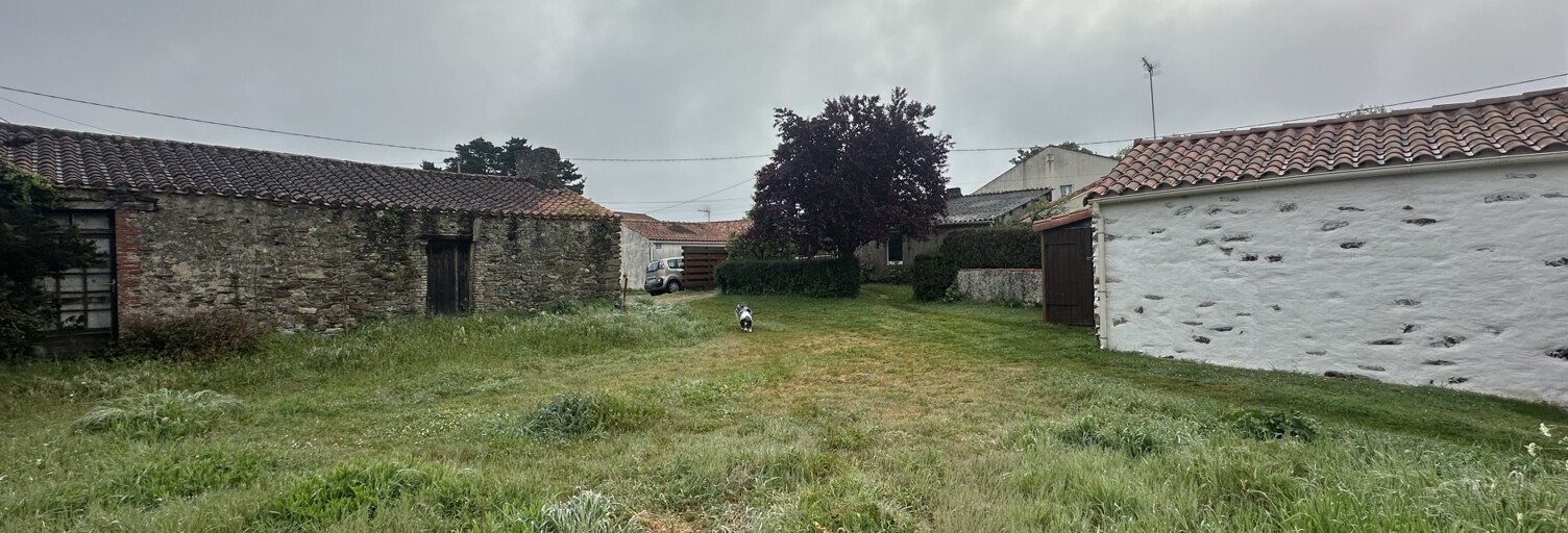 Terrain  825 m² à vendre à Saint-Julien-des-Landes (85150)