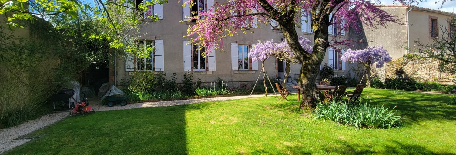 Maison 12 Pièces 366 m² à vendre à Pouzauges (85700)