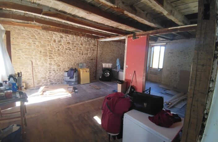 Maison en pierre de 6 pièces principales — photo 2