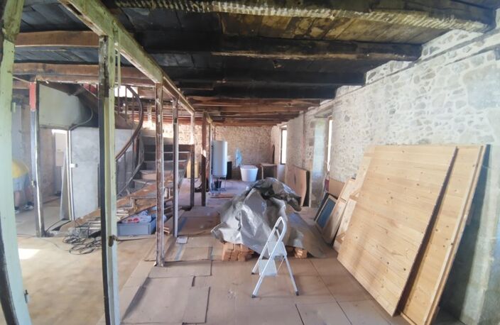 Maison en pierre de 6 pièces principales — photo 3