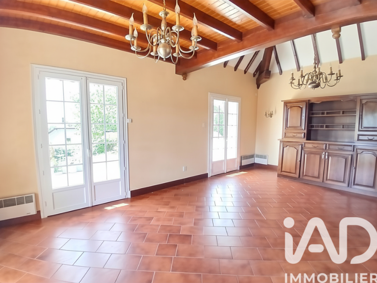 Vente Maison/villa 8 pièces — photo 1