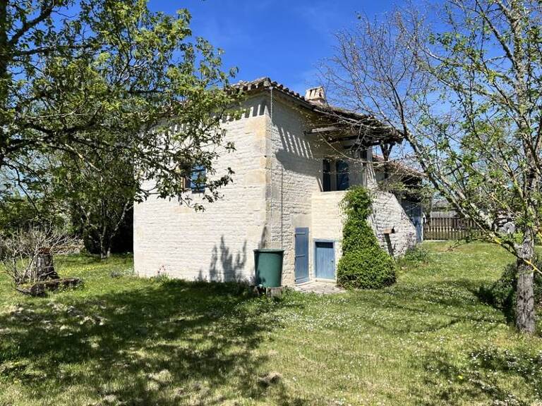 Maison en pierre de 3 pièces principales — photo 1