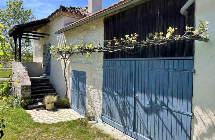 Maison en pierre de 3 pièces principales — photo 2