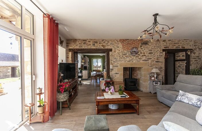 Maison en pierre de 5 pièces principales — photo 2