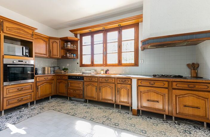 Villa de 10 pièces principales — photo 4