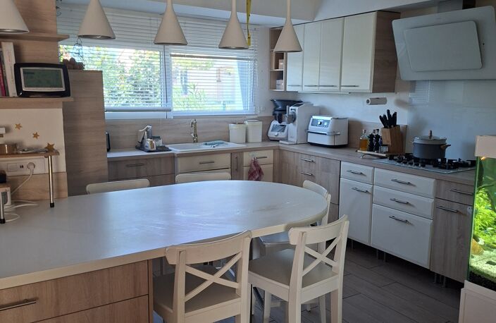 Vente Maison traditionnelle 9 pièces — photo 2